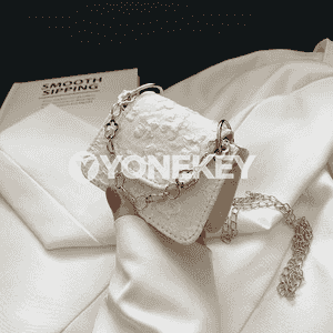 Gyzlar üçin kiçi sumkalar.