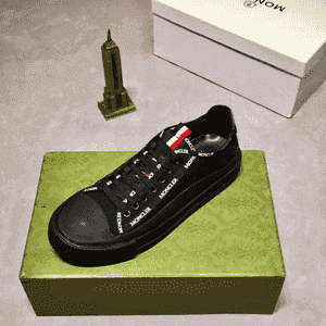 Erkekler üçin niýetlenen krasowka 