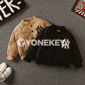 Oglanjyklar üçin ýuka kurtka.