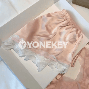 очень нежная, красивая пижама-двойка