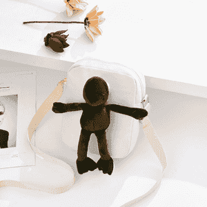 Gyzlar üçin niýetlenen boýnundan asylýan sumka