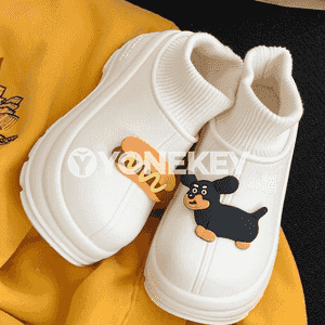 Gyzlaryň täze görnüş suw geçirmeýän gyş aýakgaplary.