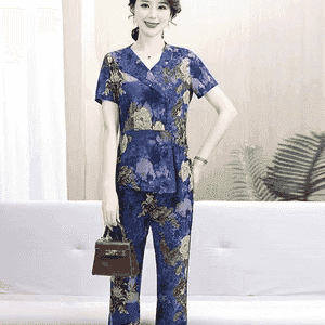 Zenanlar üçin komplekt öýde geýilýän eşikler.