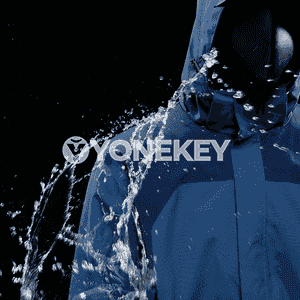 Erkekler üçin komplekt sport eşik.