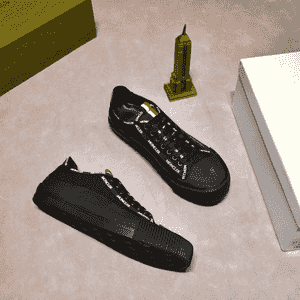 Erkekler üçin niýetlenen krasowka 