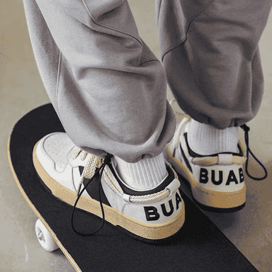 Oglanlar üçin niýetlenen krasowkalar.