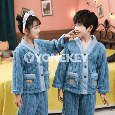 Çagalar üçin pižama.