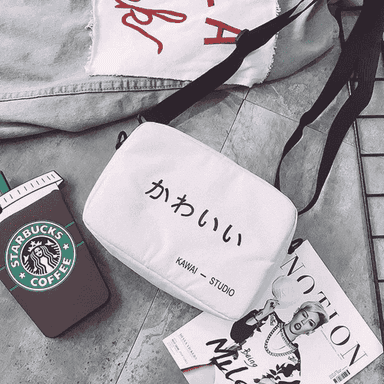 Zenanlar üçin eginden asylýan sumkalary.