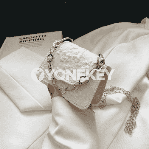 Gyzlar üçin kiçi sumkalar.