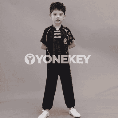 Oglan çagajyklar üçin komplekt söweş eşigi