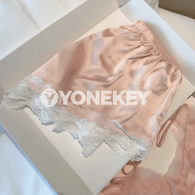 очень нежная, красивая пижама-двойка