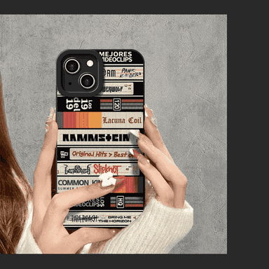 iPhone  modelli telefonlaryň çeholy. 