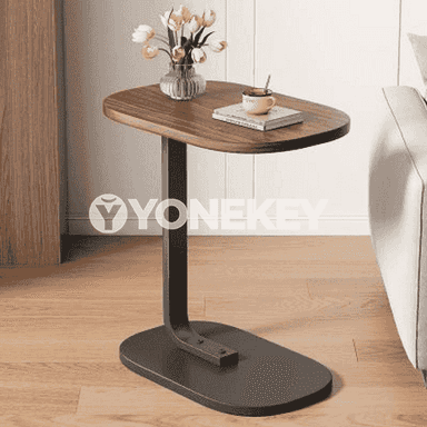 Owadan reňklerde kiçi stollar