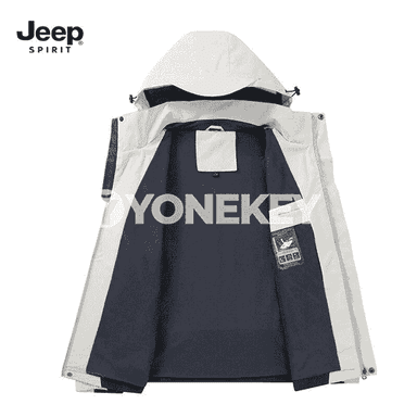 Erkekler üçin komplekt sport eşik.