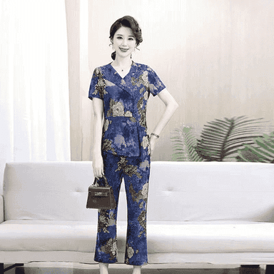 Zenanlar üçin komplekt öýde geýilýän eşikler.