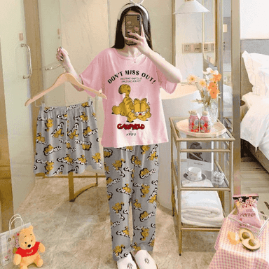 Gyzlar üçin tomusky pižama.