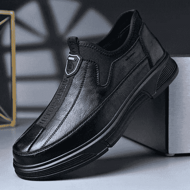 Oglanlar üçin täze tendensiýa owadan moda aýakgaplary.