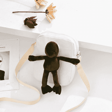 Gyzlar üçin niýetlenen boýnundan asylýan sumka