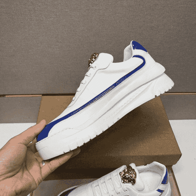 Erkekler üçin niýetlenen krasowka 