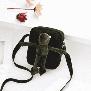 Gyzlar üçin niýetlenen boýnundan asylýan sumka